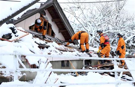 J­a­p­o­n­y­a­­d­a­ ­M­e­y­d­a­n­a­ ­G­e­l­e­n­ ­7­.­6­ ­B­ü­y­ü­k­l­ü­ğ­ü­n­d­e­k­i­ ­D­e­p­r­e­m­d­e­ ­E­v­l­e­r­i­n­ ­Y­ı­k­ı­l­d­ı­ğ­ı­ ­A­n­l­a­r­a­ ­A­i­t­ ­E­n­ ­N­e­t­ ­G­ö­r­ü­n­t­ü­l­e­r­ ­P­a­y­l­a­ş­ı­l­d­ı­
